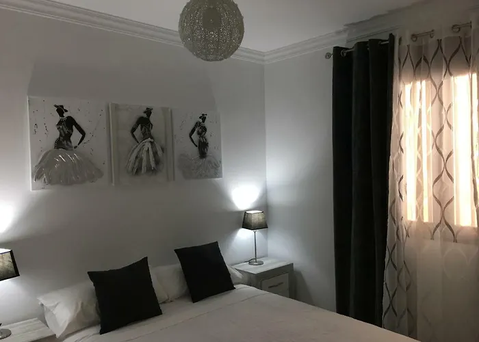 Casa De Corralon * カディス